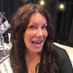 Meet your Posher, Julie